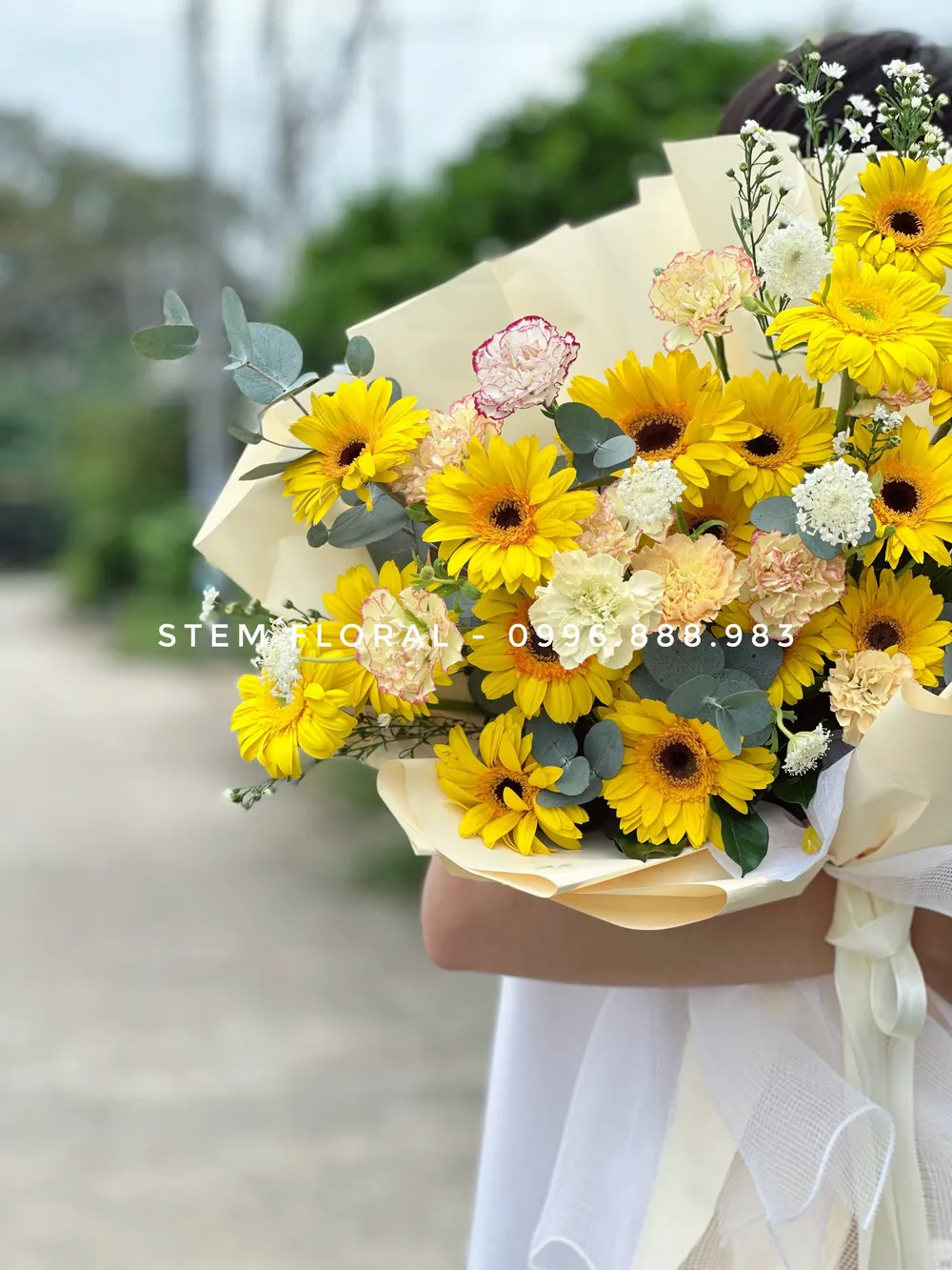 Nắng vàng trao tay — góc chụp 3