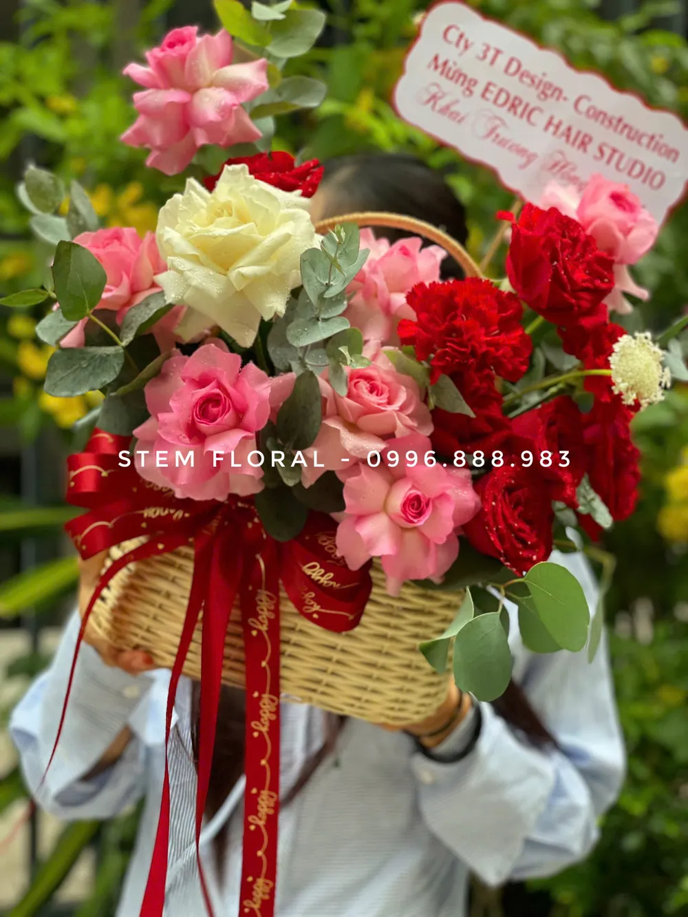 Giỏ lời chúc đỏ hồng — góc chụp 3