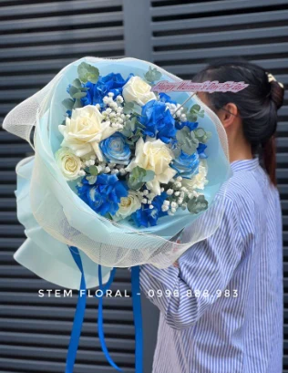 Hồng xanh & trắng — thiết kế hoa của Stem Floral